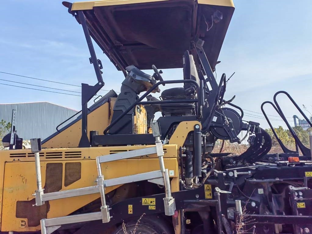 CAT AP655F - Διαστρωτήρας ασφάλτου: φωτογραφία 1 CAT AP655F - Διαστρωτήρας ασφάλτου: φωτογραφία 1