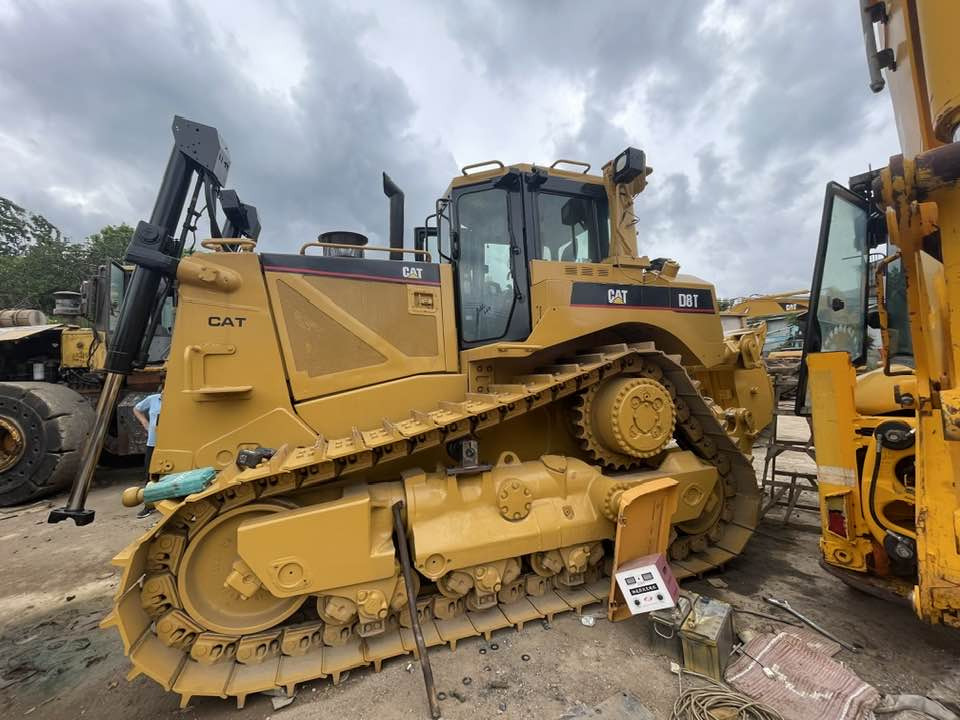 Caterpillar D8T - Μπουλντόζα: φωτογραφία 1 Caterpillar D8T - Μπουλντόζα: φωτογραφία 1