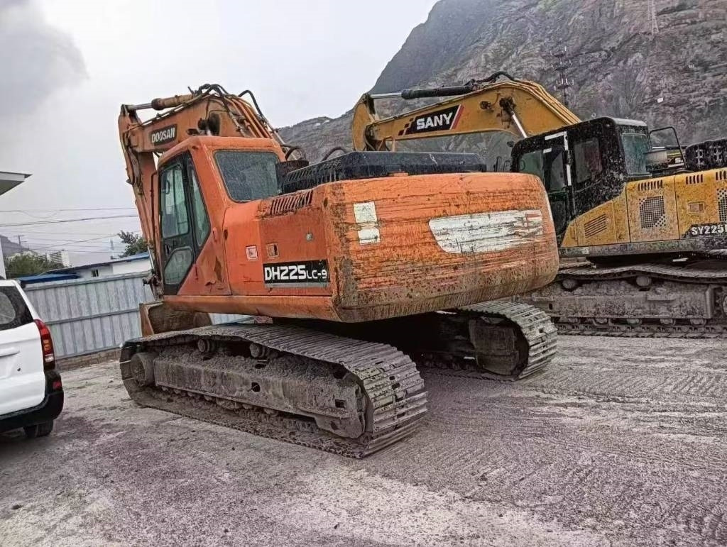 Doosan DX 225 - Ερπυστριοφόρος εκσκαφέας: φωτογραφία 1 Doosan DX 225 - Ερπυστριοφόρος εκσκαφέας: φωτογραφία 1
