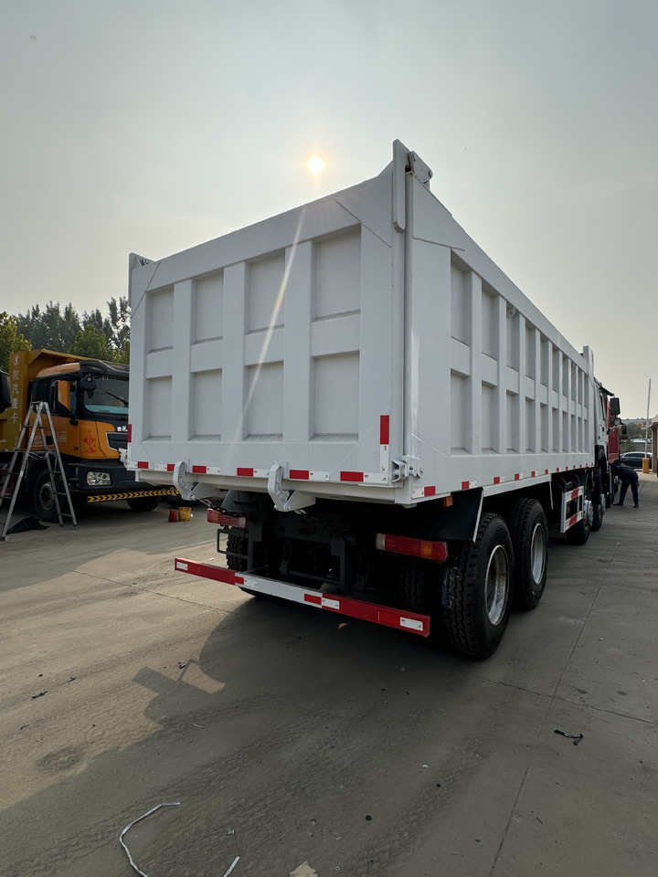 HOWO 8x4 - Ανατρεπόμενο όχημα: φωτογραφία 4 HOWO 8x4 - Ανατρεπόμενο όχημα: φωτογραφία 4