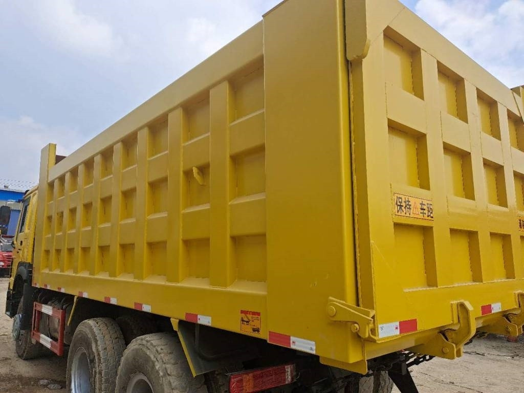Howo 6X4 - Φορτηγό ανατρεπόμενο: φωτογραφία 4 Howo 6X4 - Φορτηγό ανατρεπόμενο: φωτογραφία 4