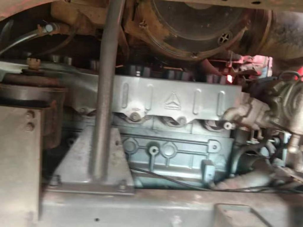 Howo 6X4 - Φορτηγό ανατρεπόμενο: φωτογραφία 2 Howo 6X4 - Φορτηγό ανατρεπόμενο: φωτογραφία 2