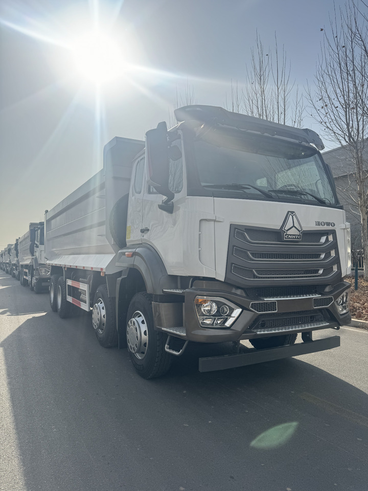 Howo 8x4 - Ανατρεπόμενο όχημα: φωτογραφία 3 Howo 8x4 - Ανατρεπόμενο όχημα: φωτογραφία 3