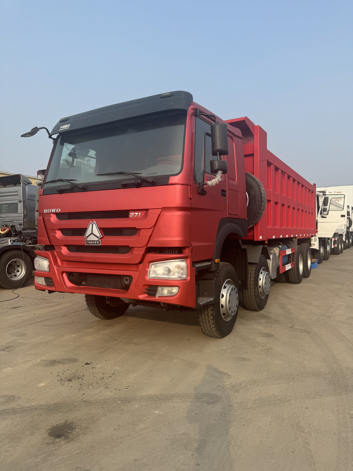Howo 8x4 - Ανατρεπόμενο όχημα: φωτογραφία 1 Howo 8x4 - Ανατρεπόμενο όχημα: φωτογραφία 1