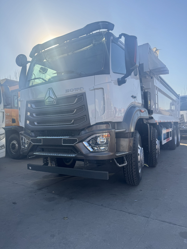 Howo 8x4 - Ανατρεπόμενο όχημα: φωτογραφία 1 Howo 8x4 - Ανατρεπόμενο όχημα: φωτογραφία 1