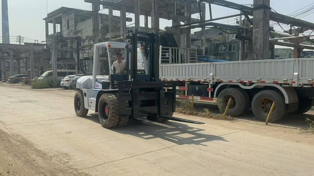 TCM FD 100 Z8 - Τηλεσκοπικός φορτωτής: φωτογραφία 3 TCM FD 100 Z8 - Τηλεσκοπικός φορτωτής: φωτογραφία 3