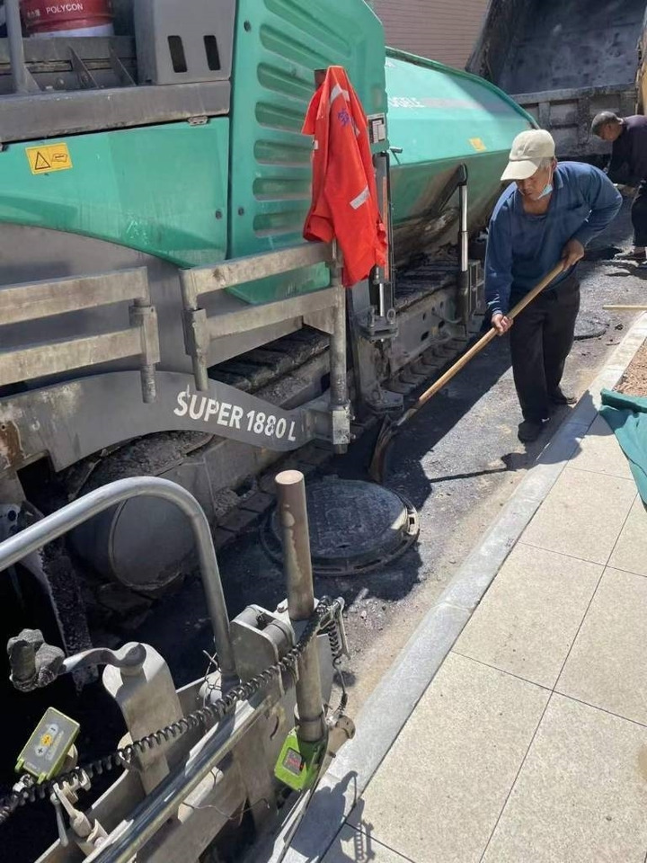 Vögele Super 1880L - Διαστρωτήρας ασφάλτου: φωτογραφία 2 Vögele Super 1880L - Διαστρωτήρας ασφάλτου: φωτογραφία 2