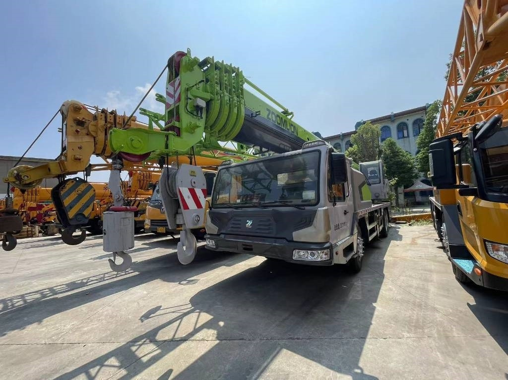Zoomlion ZTC251V - Τηλεσκοπικός γερανός: φωτογραφία 1 Zoomlion ZTC251V - Τηλεσκοπικός γερανός: φωτογραφία 1