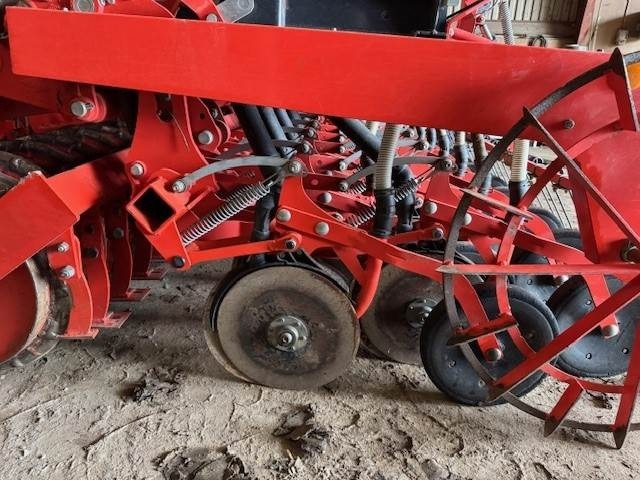 Kuhn SITERA 4000 + TF1500 - Σπαρτική με σβάρνα: φωτογραφία 4 Kuhn SITERA 4000 + TF1500 - Σπαρτική με σβάρνα: φωτογραφία 4