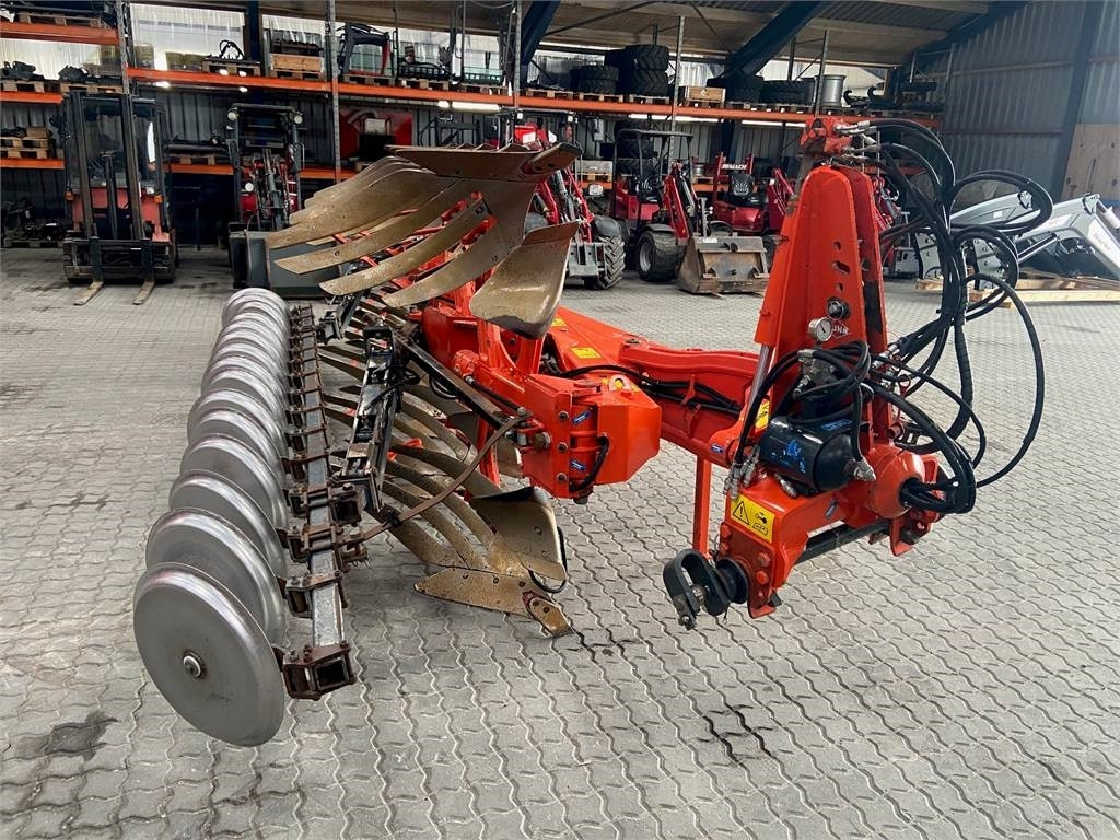 Kuhn VARI-MASTER 153 4+1 - Άροτρο: φωτογραφία 2 Kuhn VARI-MASTER 153 4+1 - Άροτρο: φωτογραφία 2