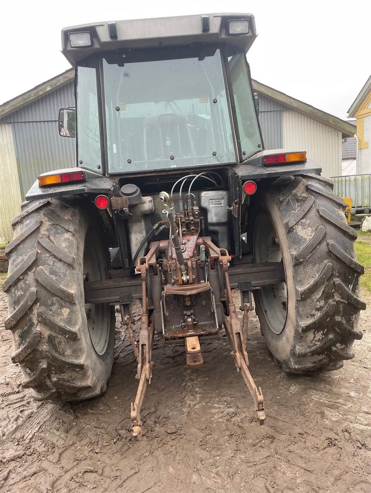 Massey Ferguson 3080 - Τρακτέρ: φωτογραφία 2 Massey Ferguson 3080 - Τρακτέρ: φωτογραφία 2