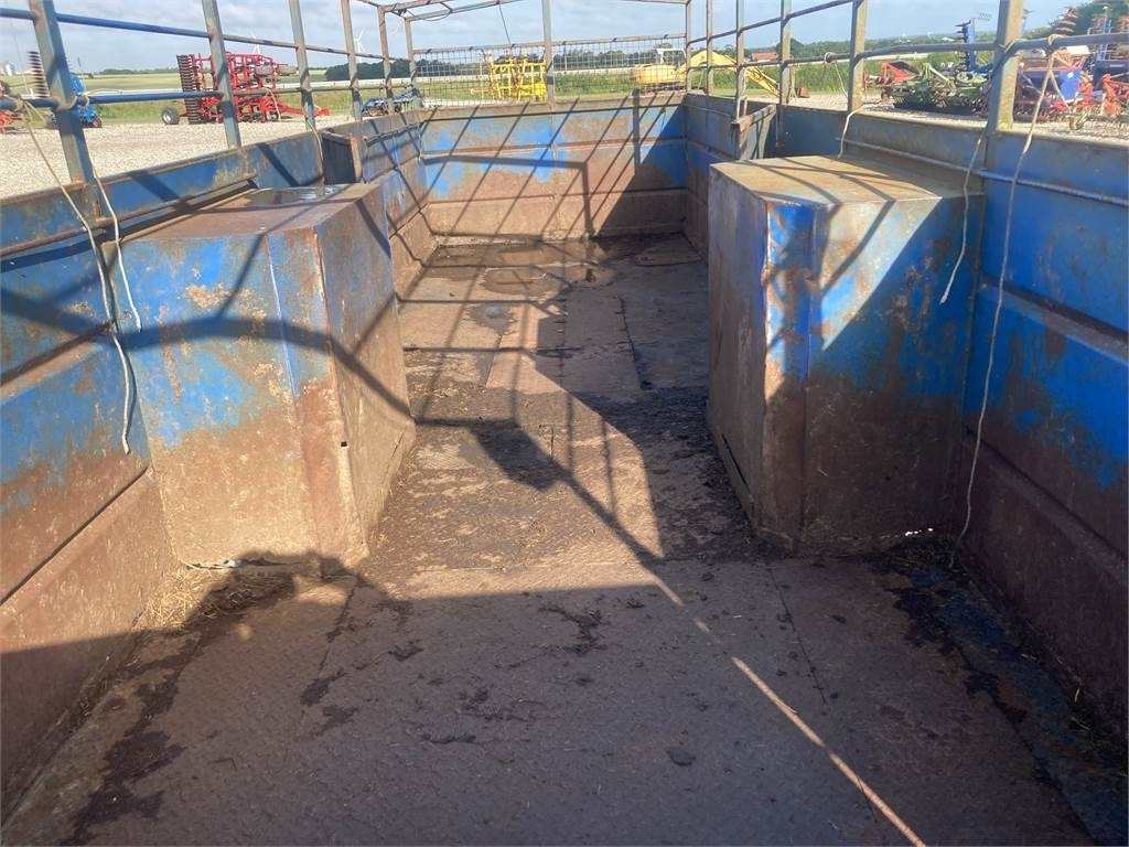NOC AGRO 8M KREATURVOGN - Ρυμούλκα μεταφορά ζώων: φωτογραφία 4 NOC AGRO 8M KREATURVOGN - Ρυμούλκα μεταφορά ζώων: φωτογραφία 4