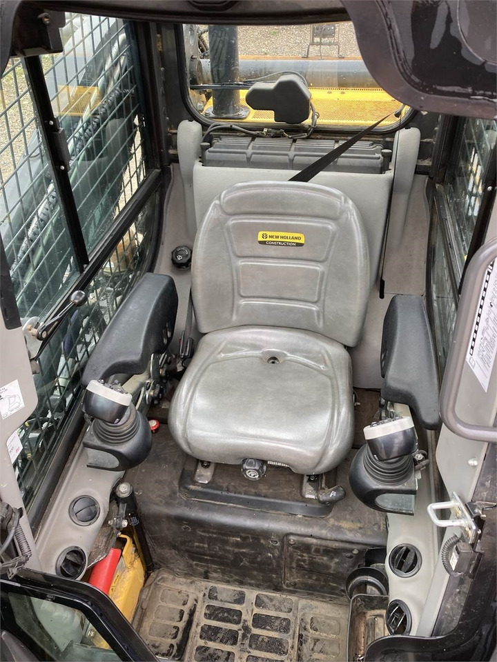 New Holland C 238 LOADER - Ερπυστριοφόρος μικρός φορτωτής: φωτογραφία 5 New Holland C 238 LOADER - Ερπυστριοφόρος μικρός φορτωτής: φωτογραφία 5