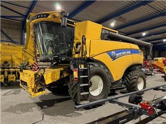 New Holland CX8.90 STAGE 5 - Θεριζοαλωνιστική μηχανή: φωτογραφία 1 New Holland CX8.90 STAGE 5 - Θεριζοαλωνιστική μηχανή: φωτογραφία 1