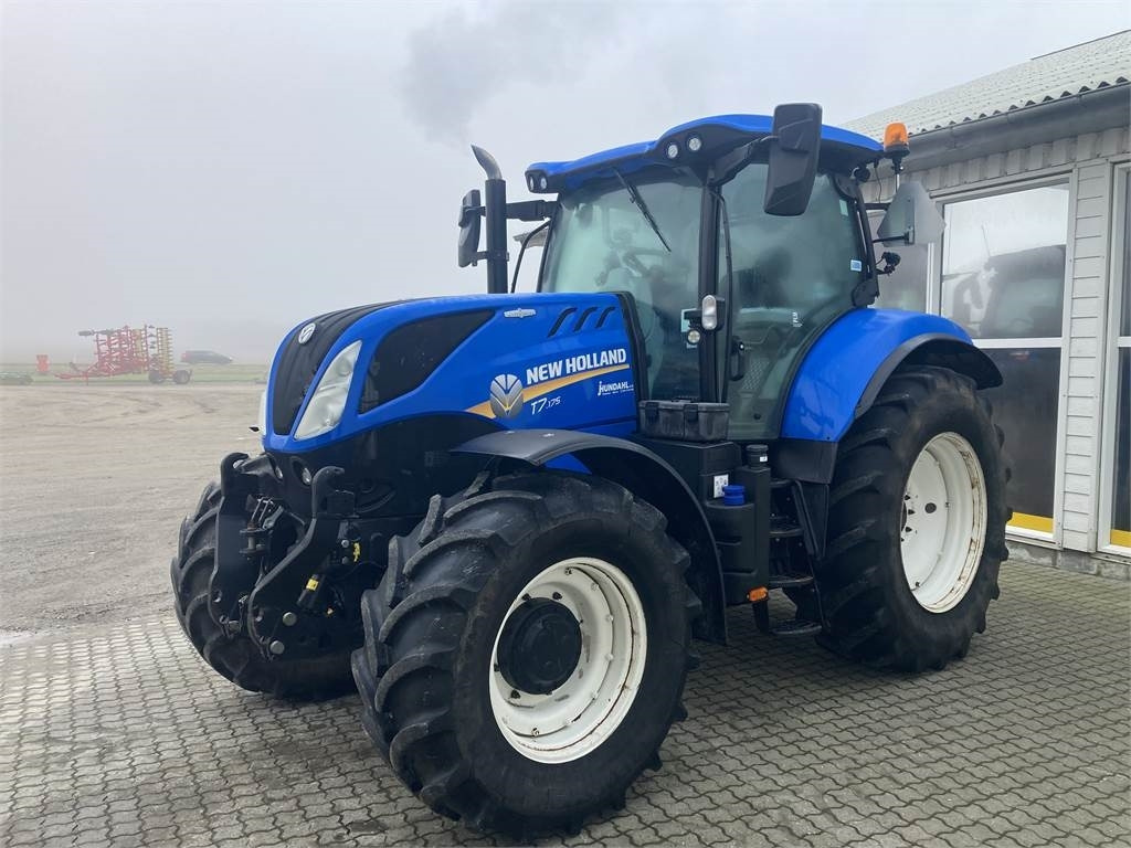 New Holland T7.175 AC MY 18 - Τρακτέρ: φωτογραφία 3 New Holland T7.175 AC MY 18 - Τρακτέρ: φωτογραφία 3