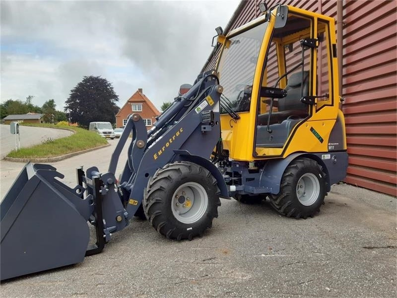 Eurotrac W11 med lang arm, førerhus, skovl og gafler - Σπαστός φορτωτής: φωτογραφία 4 Eurotrac W11 med lang arm, førerhus, skovl og gafler - Σπαστός φορτωτής: φωτογραφία 4