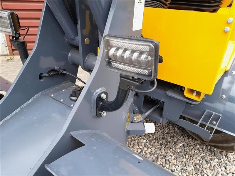 Σπαστός φορτωτής Eurotrac W12 F XL: φωτογραφία 16 Σπαστός φορτωτής Eurotrac W12 F XL: φωτογραφία 16