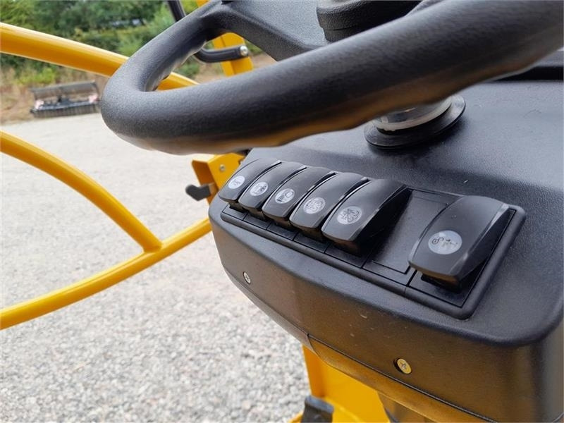 Σπαστός φορτωτής Eurotrac W12 F XL: φωτογραφία 11 Σπαστός φορτωτής Eurotrac W12 F XL: φωτογραφία 11