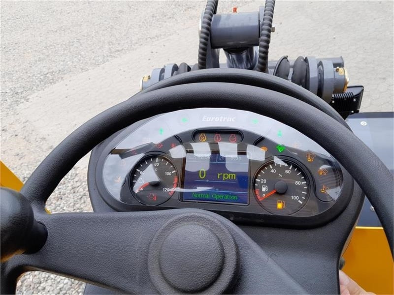 Σπαστός φορτωτής Eurotrac W12 F XL: φωτογραφία 10 Σπαστός φορτωτής Eurotrac W12 F XL: φωτογραφία 10