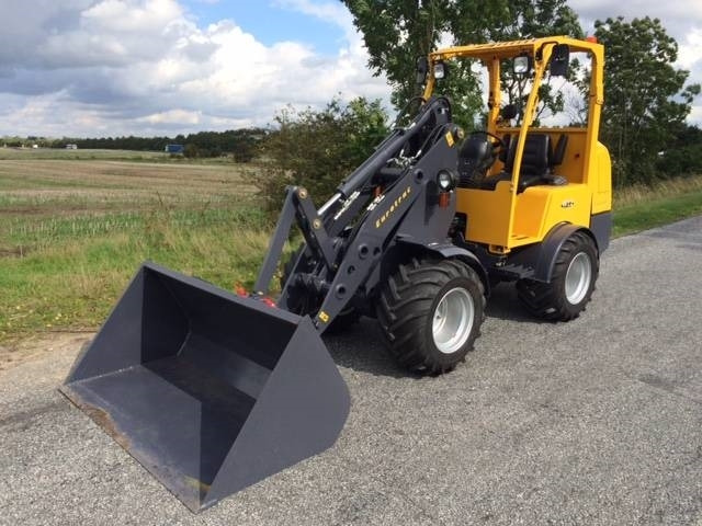 Eurotrac W12 - Σπαστός φορτωτής: φωτογραφία 2 Eurotrac W12 - Σπαστός φορτωτής: φωτογραφία 2