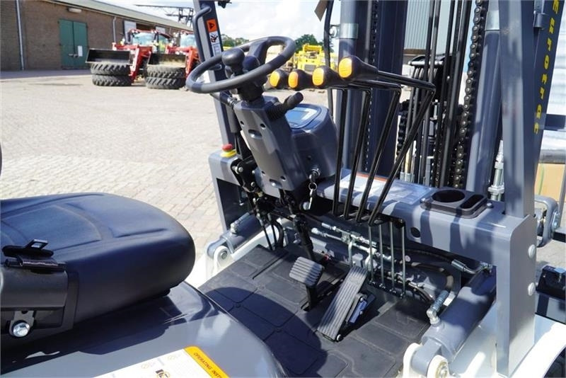 Ηλεκτροκίνητο περονοφόρο Eurotrac: φωτογραφία 6 Ηλεκτροκίνητο περονοφόρο Eurotrac: φωτογραφία 6