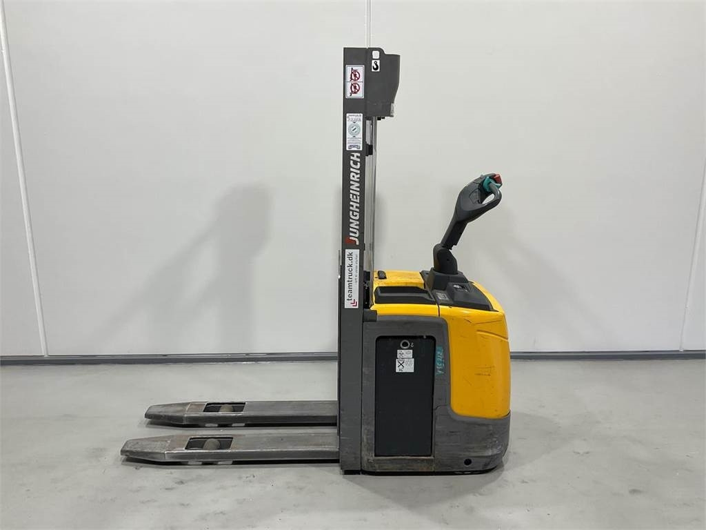 Jungheinrich ERC 212 - Μηχάνημα στοίβαξης: φωτογραφία 3 Jungheinrich ERC 212 - Μηχάνημα στοίβαξης: φωτογραφία 3