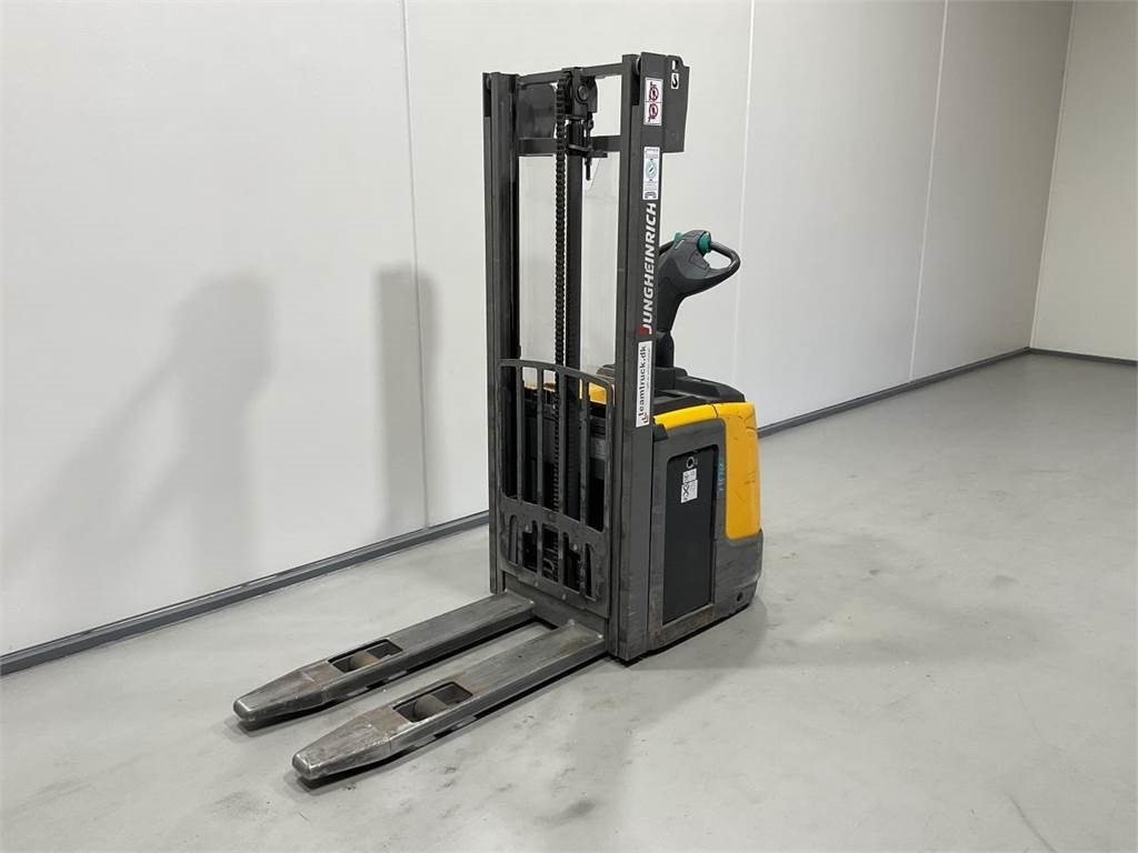 Jungheinrich ERC 212 - Μηχάνημα στοίβαξης: φωτογραφία 4 Jungheinrich ERC 212 - Μηχάνημα στοίβαξης: φωτογραφία 4