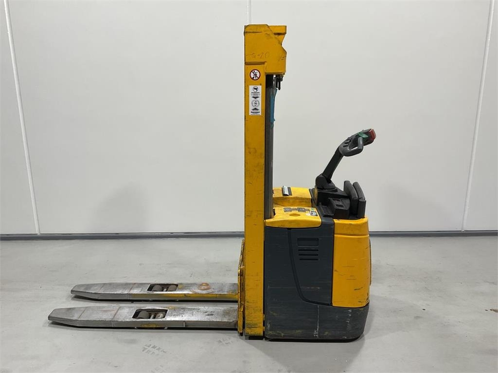 Jungheinrich ERC 214 - Μηχάνημα στοίβαξης: φωτογραφία 3 Jungheinrich ERC 214 - Μηχάνημα στοίβαξης: φωτογραφία 3