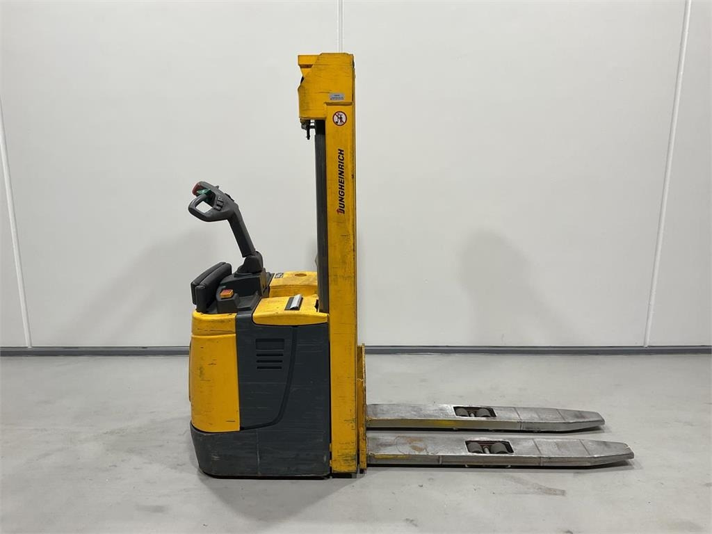 Jungheinrich ERC 214 - Μηχάνημα στοίβαξης: φωτογραφία 1 Jungheinrich ERC 214 - Μηχάνημα στοίβαξης: φωτογραφία 1