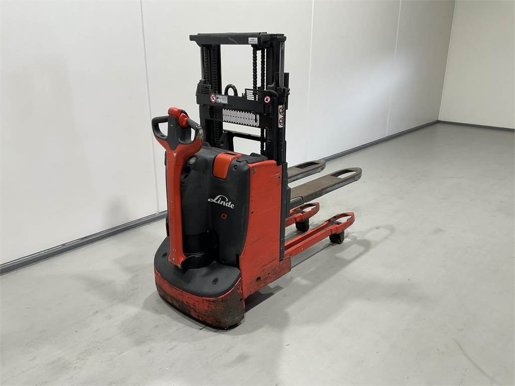 Linde D08 - Μηχάνημα στοίβαξης: φωτογραφία 2 Linde D08 - Μηχάνημα στοίβαξης: φωτογραφία 2