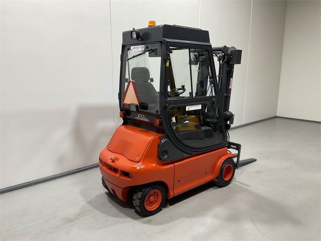 Linde E20P-02 - Ηλεκτροκίνητο περονοφόρο: φωτογραφία 2 Linde E20P-02 - Ηλεκτροκίνητο περονοφόρο: φωτογραφία 2