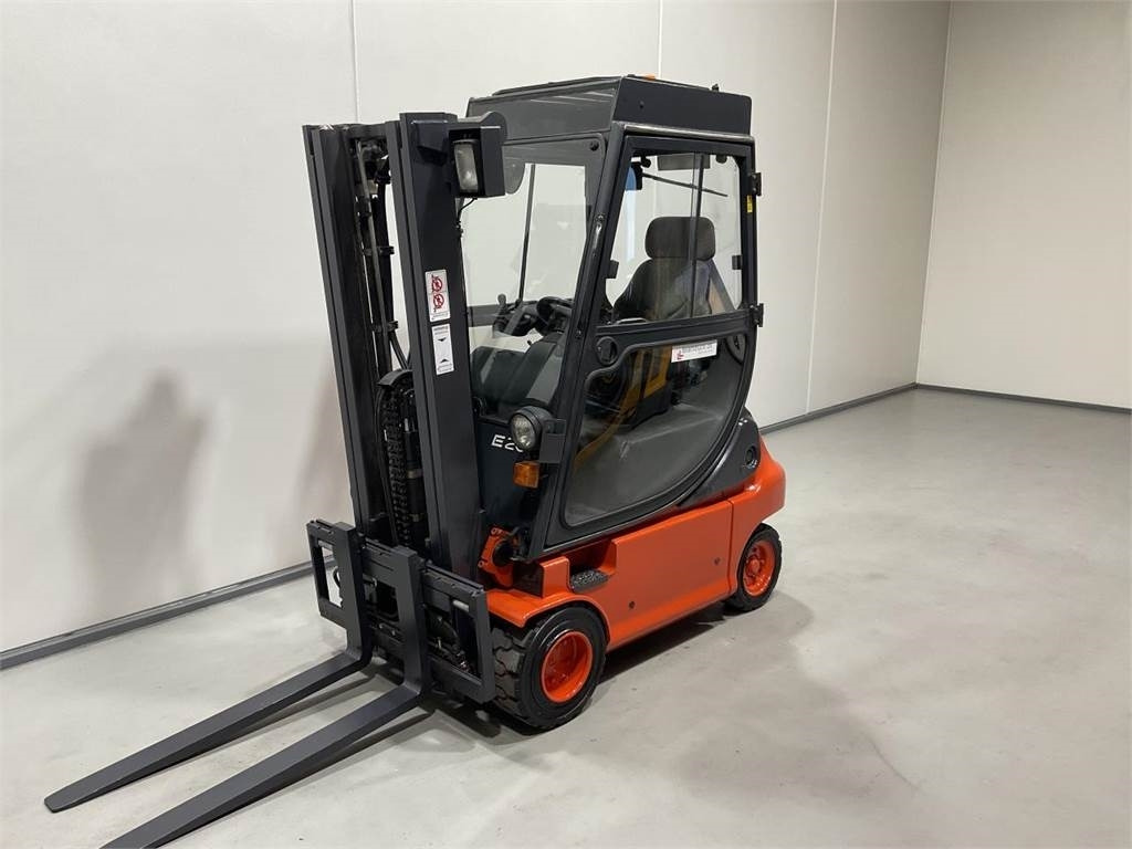 Linde E20P-02 - Ηλεκτροκίνητο περονοφόρο: φωτογραφία 4 Linde E20P-02 - Ηλεκτροκίνητο περονοφόρο: φωτογραφία 4