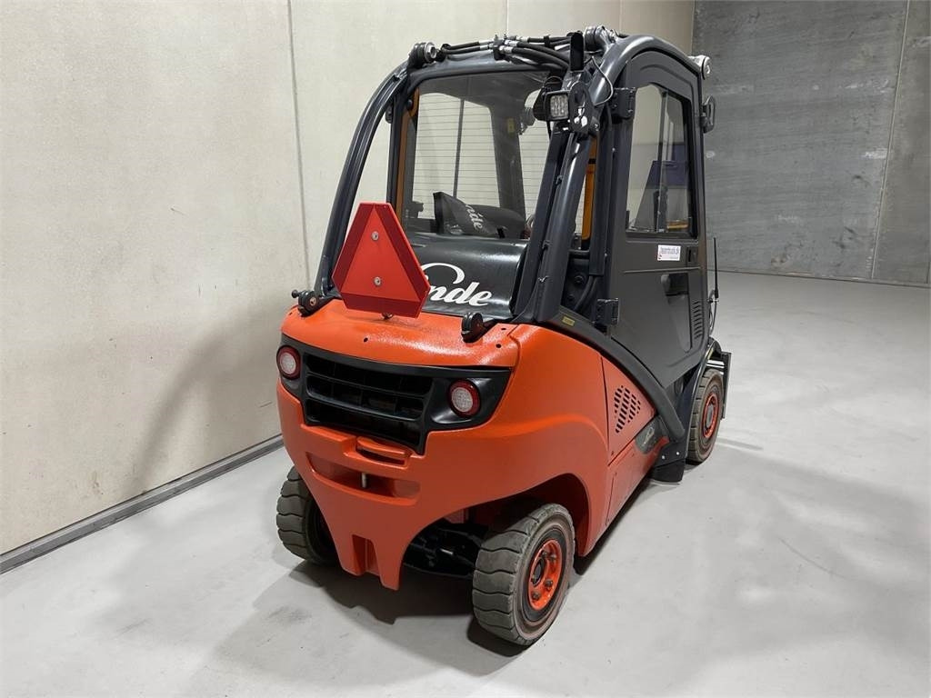 Linde H25T-02 - Υγραεριοκίνητο περονοφόρο: φωτογραφία 2 Linde H25T-02 - Υγραεριοκίνητο περονοφόρο: φωτογραφία 2