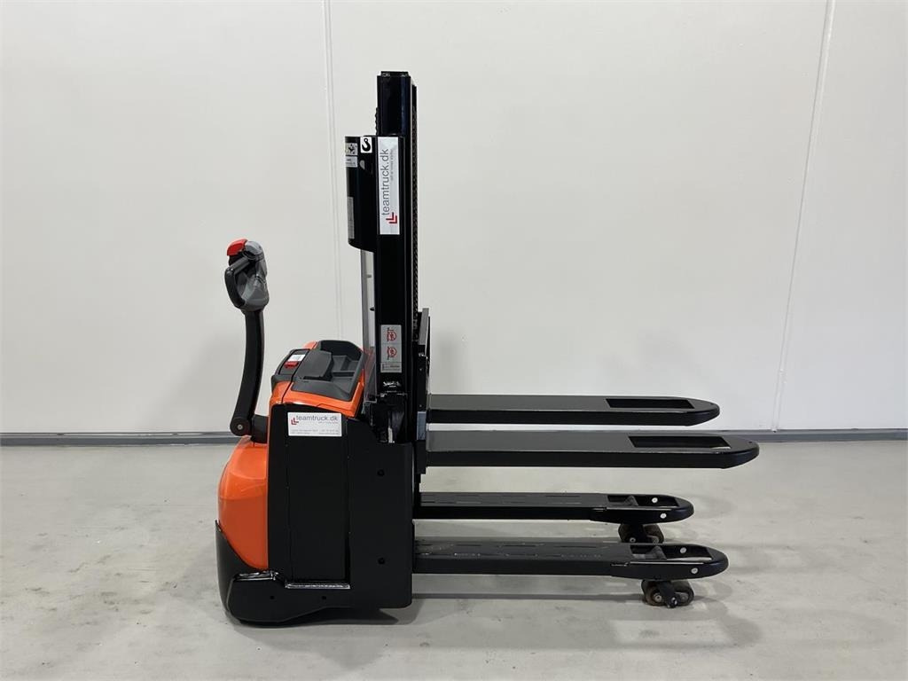 Toyota SWE200D  - Μηχάνημα στοίβαξης: φωτογραφία 1 Toyota SWE200D  - Μηχάνημα στοίβαξης: φωτογραφία 1