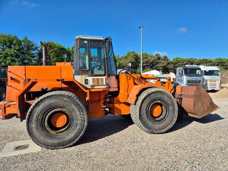 Hitachi FR 130 - Ελαστιχοφόρος φορτωτής: φωτογραφία 1 Hitachi FR 130 - Ελαστιχοφόρος φορτωτής: φωτογραφία 1