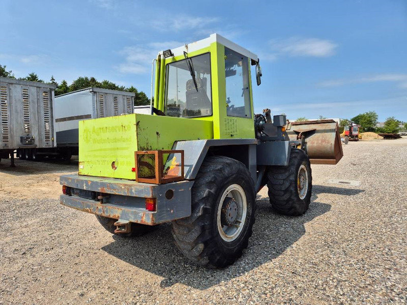 O & K L15 With bucket and quickshift - Ελαστιχοφόρος φορτωτής: φωτογραφία 5 O & K L15 With bucket and quickshift - Ελαστιχοφόρος φορτωτής: φωτογραφία 5