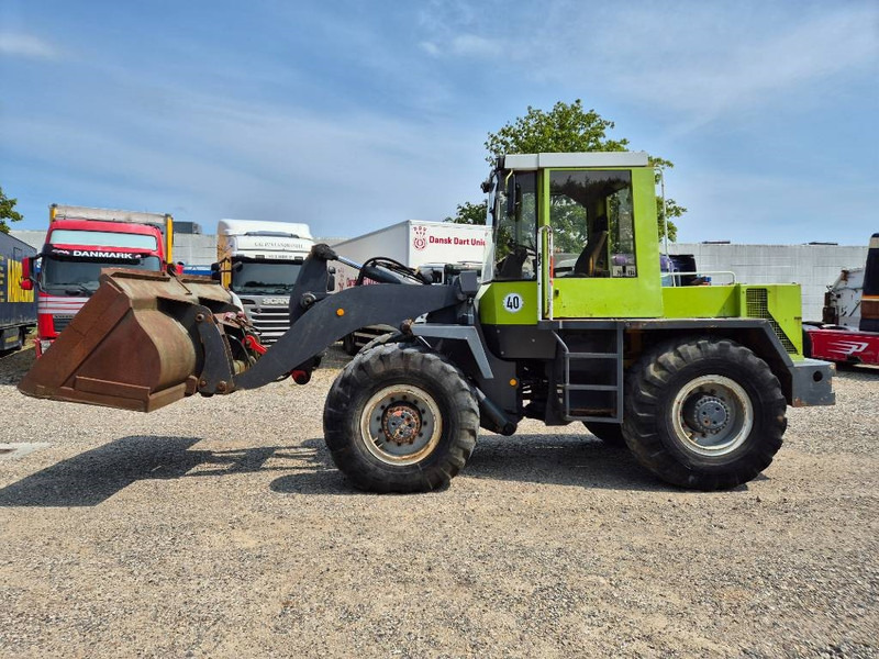 O & K L15 With bucket and quickshift - Ελαστιχοφόρος φορτωτής: φωτογραφία 2 O & K L15 With bucket and quickshift - Ελαστιχοφόρος φορτωτής: φωτογραφία 2