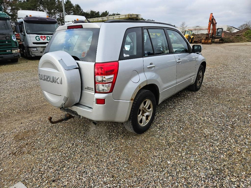 Suzuki Grand Vitara 2,0 GLX aut. Van 5d - Αυτοκίνητο: φωτογραφία 5 Suzuki Grand Vitara 2,0 GLX aut. Van 5d - Αυτοκίνητο: φωτογραφία 5