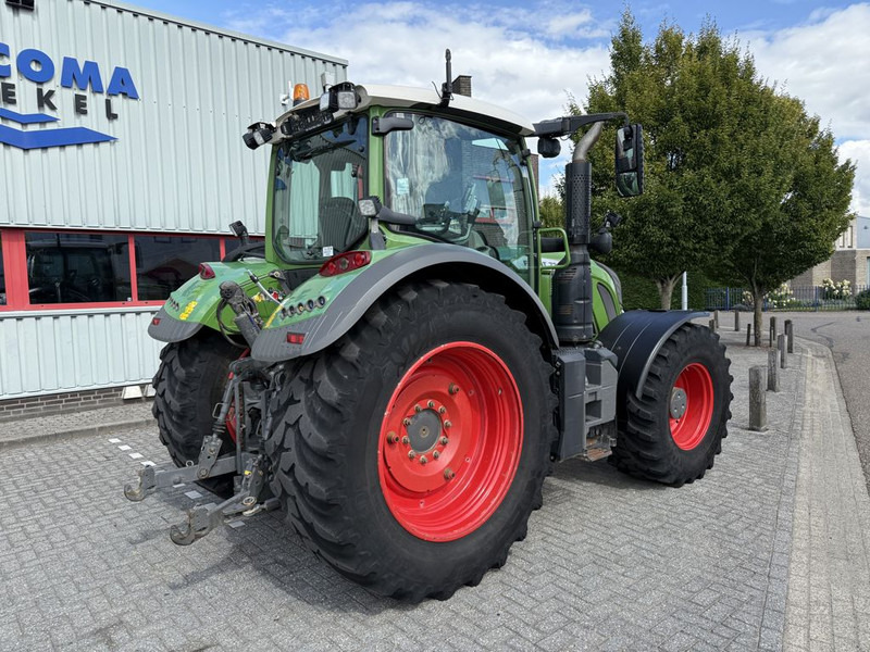 Fendt 724 S4 Profiplus - Τρακτέρ: φωτογραφία 3 Fendt 724 S4 Profiplus - Τρακτέρ: φωτογραφία 3