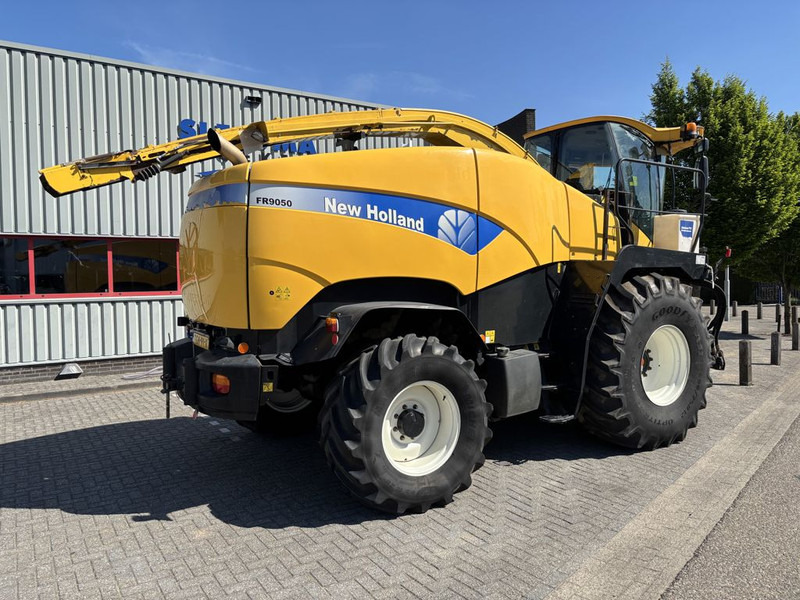 New Holland FR9050 - Ενσιρωτική μηχανή: φωτογραφία 3 New Holland FR9050 - Ενσιρωτική μηχανή: φωτογραφία 3