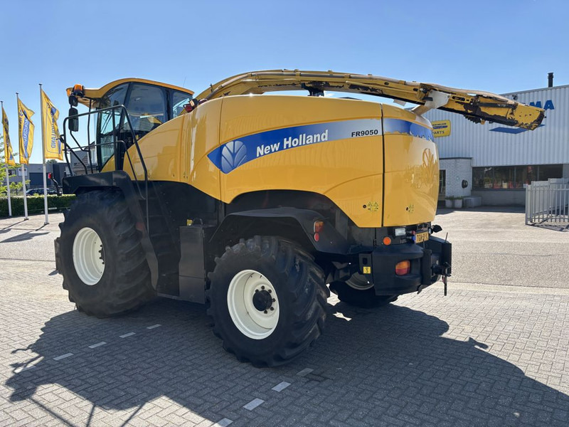 New Holland FR9050 - Ενσιρωτική μηχανή: φωτογραφία 2 New Holland FR9050 - Ενσιρωτική μηχανή: φωτογραφία 2