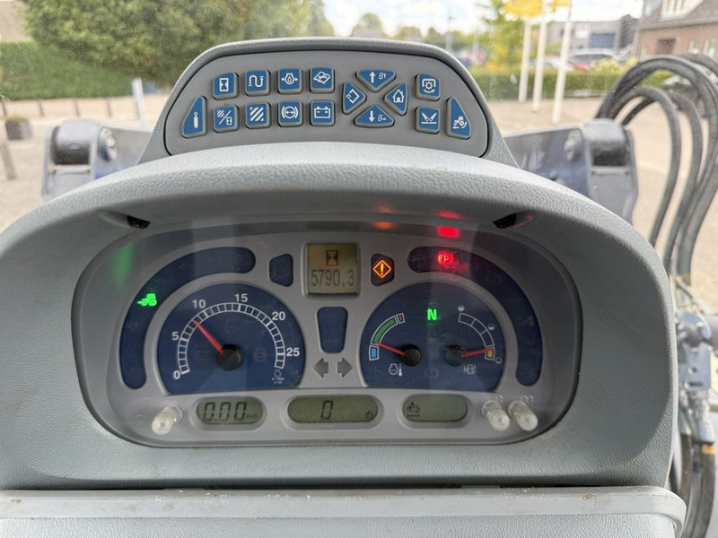 New Holland T6.175 AC T4B - Τρακτέρ: φωτογραφία 5 New Holland T6.175 AC T4B - Τρακτέρ: φωτογραφία 5