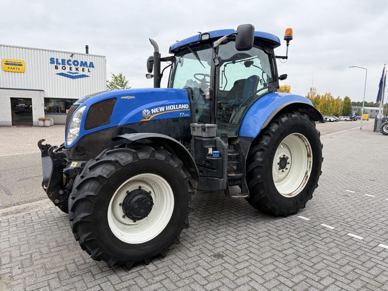 New Holland T7.210 Auto Command - Τρακτέρ: φωτογραφία 1 New Holland T7.210 Auto Command - Τρακτέρ: φωτογραφία 1