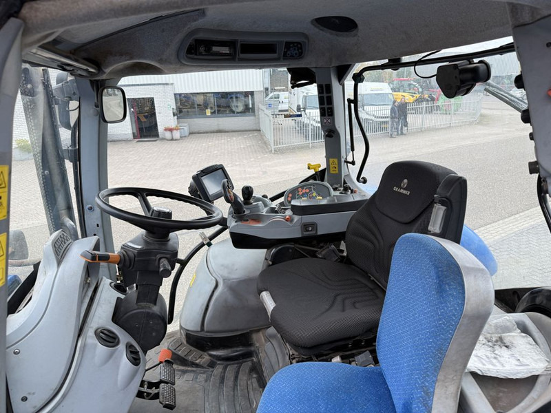 New Holland T7.210 Auto Command - Τρακτέρ: φωτογραφία 5 New Holland T7.210 Auto Command - Τρακτέρ: φωτογραφία 5