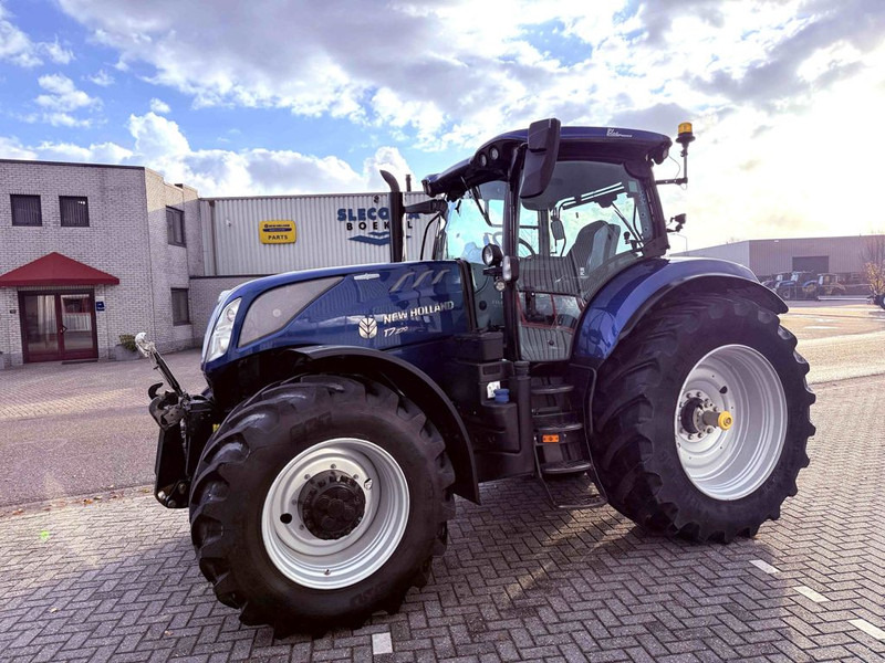 New Holland T7.270 AC Stage V Blue Power - Τρακτέρ: φωτογραφία 2 New Holland T7.270 AC Stage V Blue Power - Τρακτέρ: φωτογραφία 2