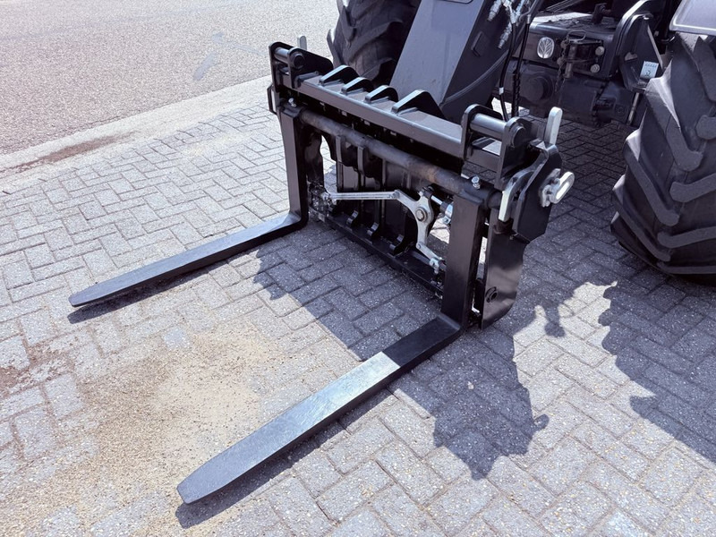 Τηλεσκοπικός φορτωτής New Holland TH7.42 Telehandler: φωτογραφία 9 Τηλεσκοπικός φορτωτής New Holland TH7.42 Telehandler: φωτογραφία 9