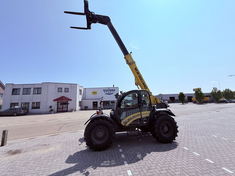 Τηλεσκοπικός φορτωτής New Holland TH7.42 Telehandler: φωτογραφία 18 Τηλεσκοπικός φορτωτής New Holland TH7.42 Telehandler: φωτογραφία 18