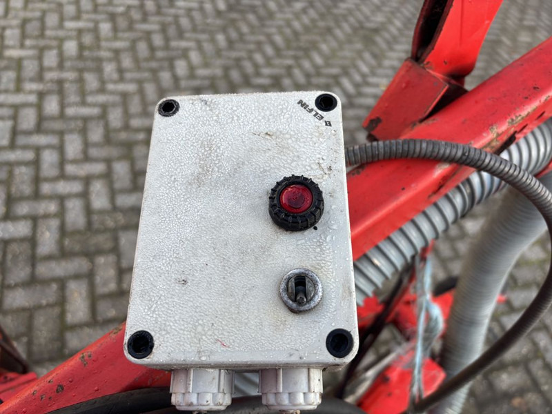 Ενσιρωτική μηχανή Pottinger SW102 Opraapwagen: φωτογραφία 7 Ενσιρωτική μηχανή Pottinger SW102 Opraapwagen: φωτογραφία 7