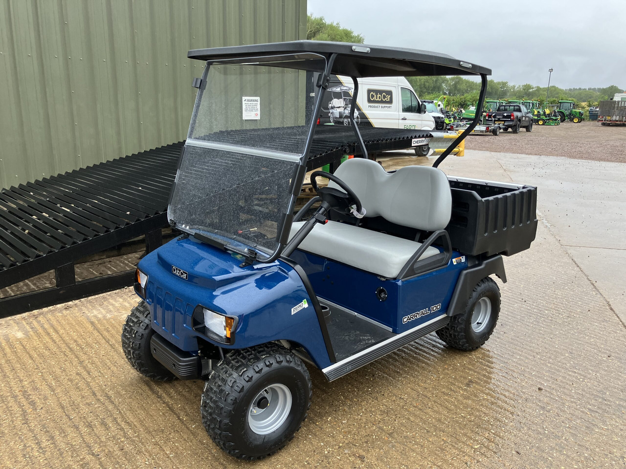 Club Car Carryall 100 Utility Vehicle - Τετράκλινα: φωτογραφία 1 Club Car Carryall 100 Utility Vehicle - Τετράκλινα: φωτογραφία 1