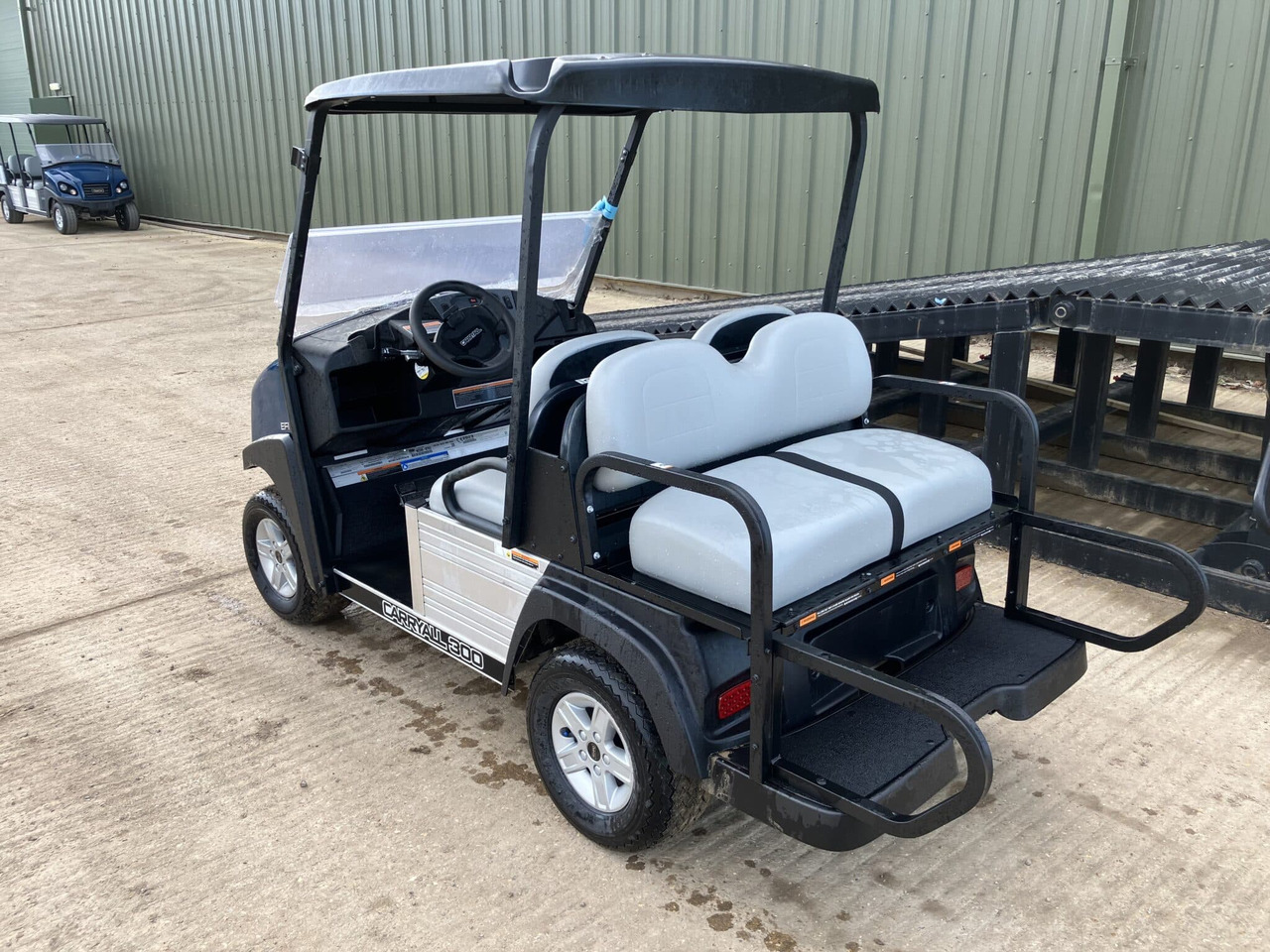 Club Car Carryall 300 w/ 4 Seat Conversion - Τετράκλινα: φωτογραφία 2 Club Car Carryall 300 w/ 4 Seat Conversion - Τετράκλινα: φωτογραφία 2